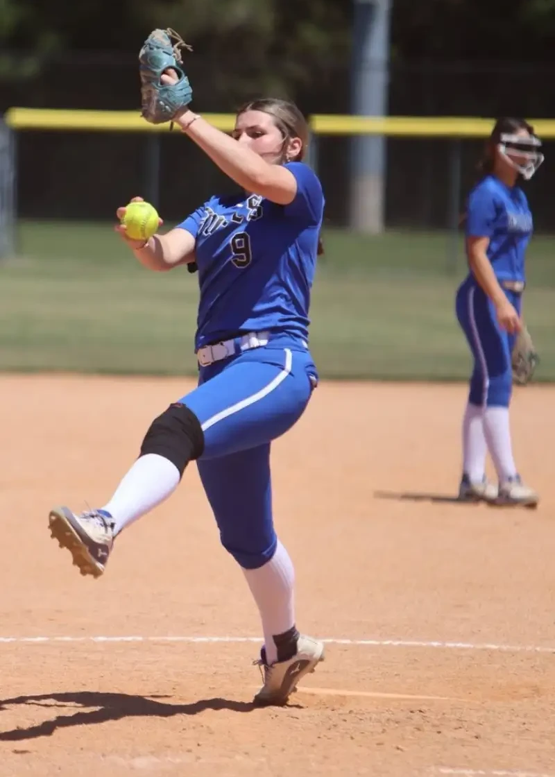 addyson sanchez 2030 pitching on mound